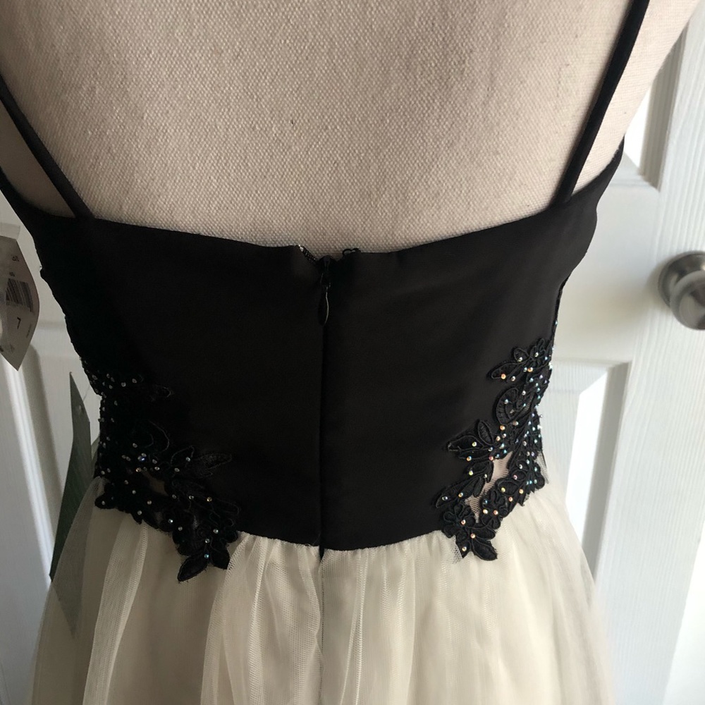 NWT Exquisite Design formal dress - Picture 5 of 5